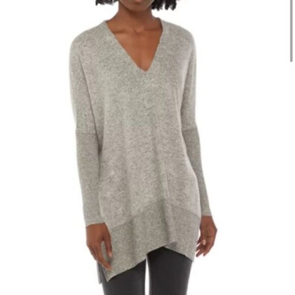 Chance Or Fate Hacci V Neck Tunic Sweater Gray - Picture 8 of 9